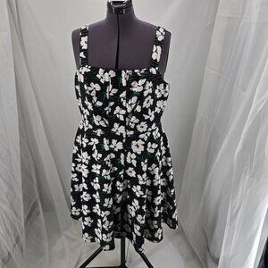 718-19 Torrid Mini Black & White textured floral mini dress Size 18 2X